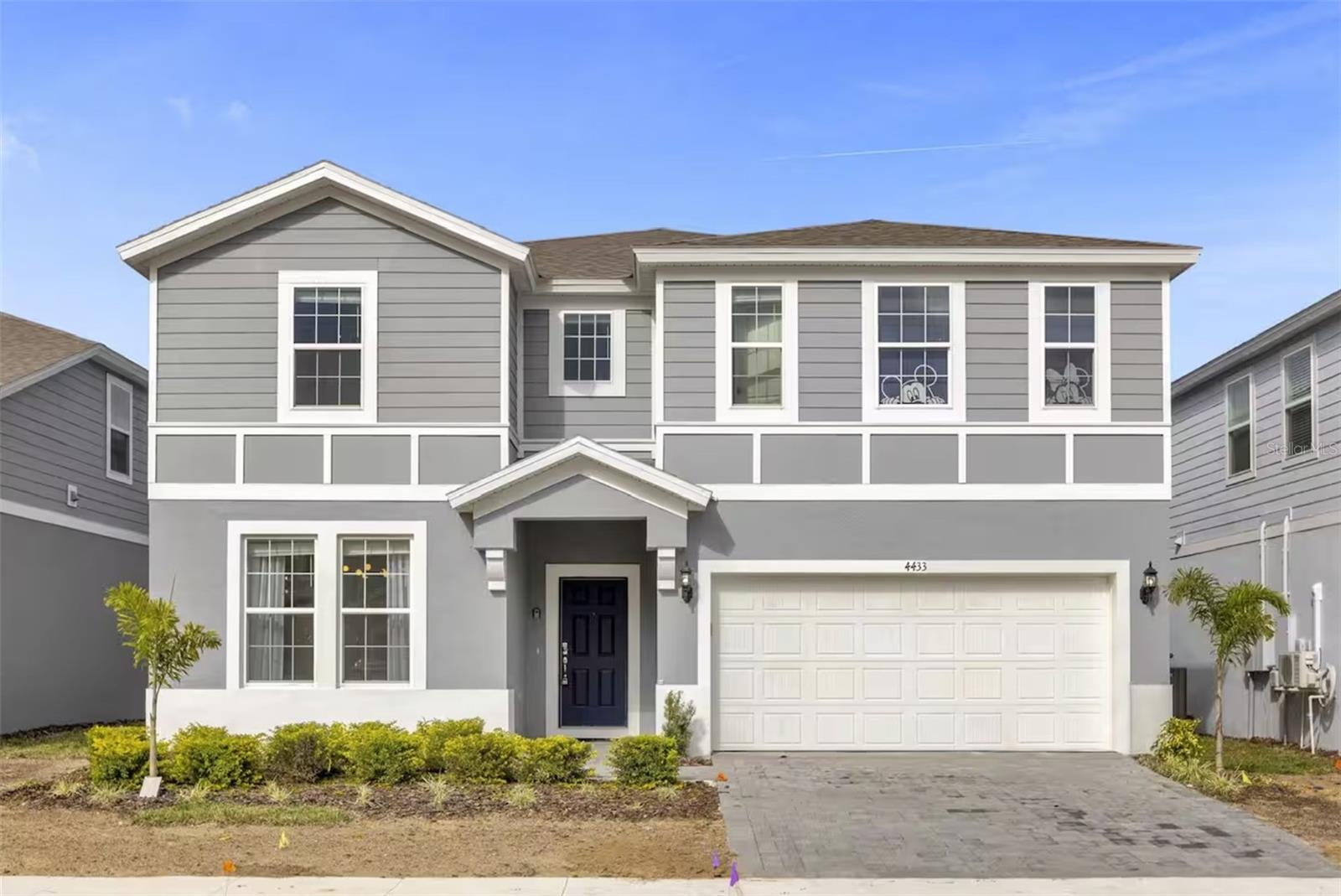 Discover this stunning home located in Windsor Island Resort, one of Orlando’s top communities for investment. This property stands out with its high occupancy rate, making it a perfect choice for those looking for a vacation home that is already performing in the rental market.
Beautifully designed and spectacular inside, this home is turnkey and ready for you. Whether you’re seeking a luxurious getaway for your family or a profitable short-term rental, this is your chance to own an impeccable property in one of the most sought-after resorts in Orlando.