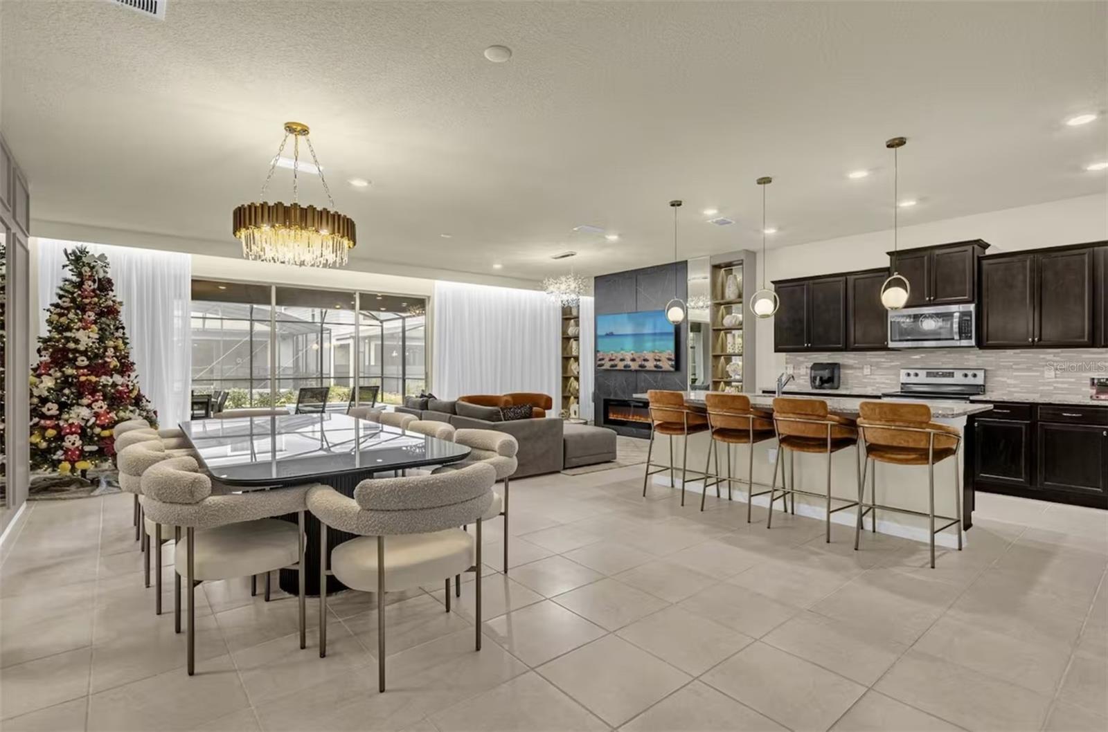 WINDSOR ISLAND RESIDENCE PH 3 - Residential