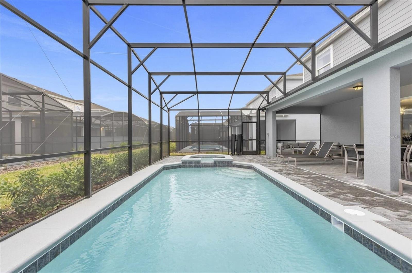 WINDSOR ISLAND RESIDENCE PH 3 - Residential