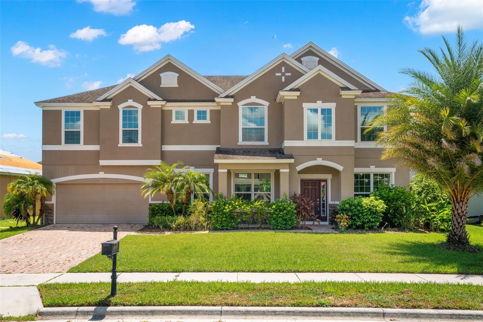 15165 HERON HIDEAWAY CIRCLE