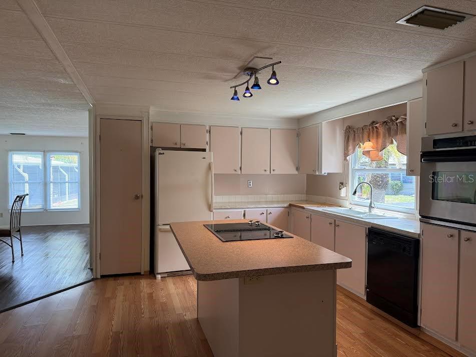 COLONY COVE MHP CO-OP - Residential