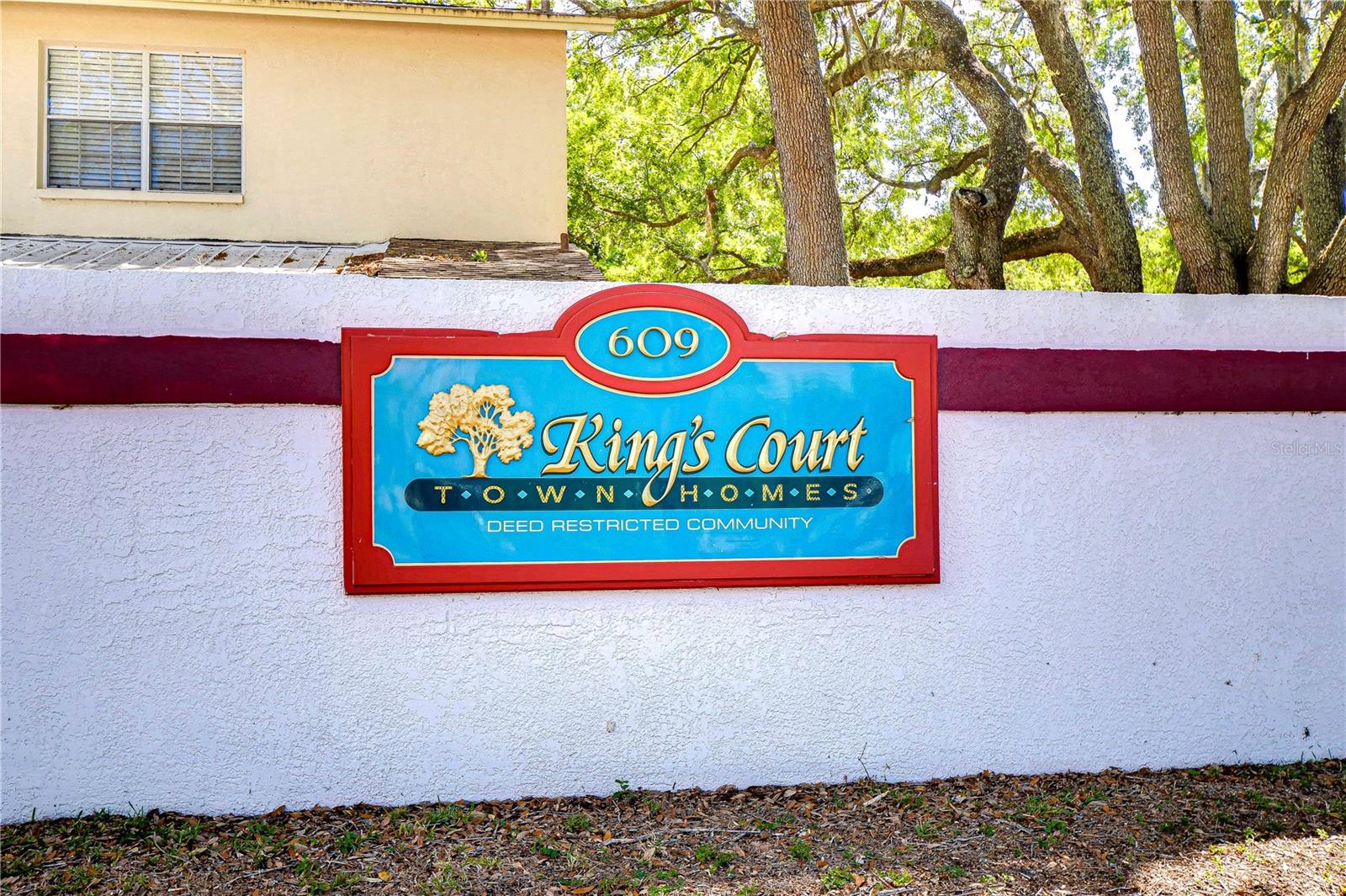 KINGSS COURT TWNHMS - Residential