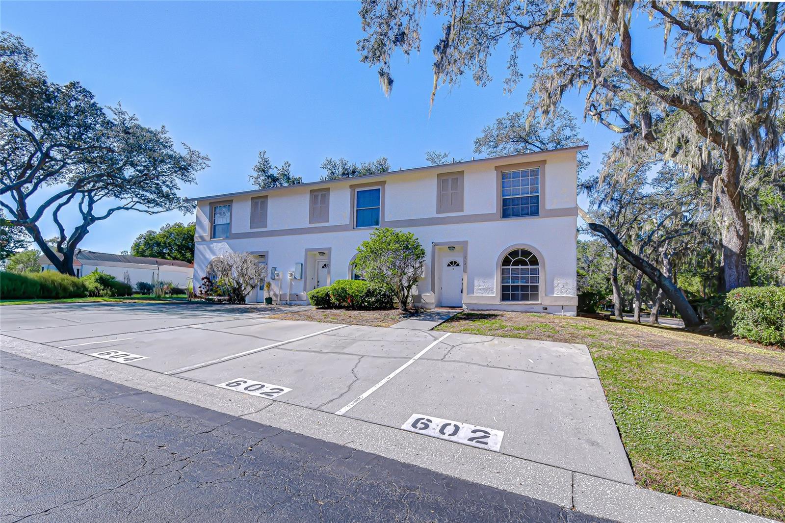 KINGSS COURT TWNHMS - Residential