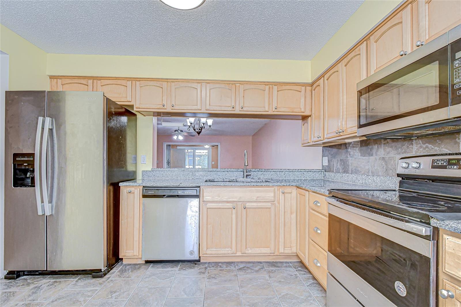 KINGSS COURT TWNHMS - Residential