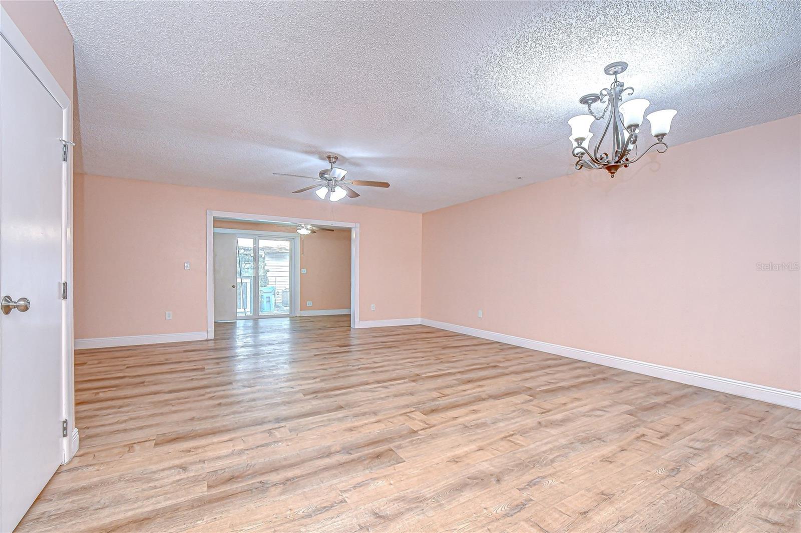 KINGSS COURT TWNHMS - Residential