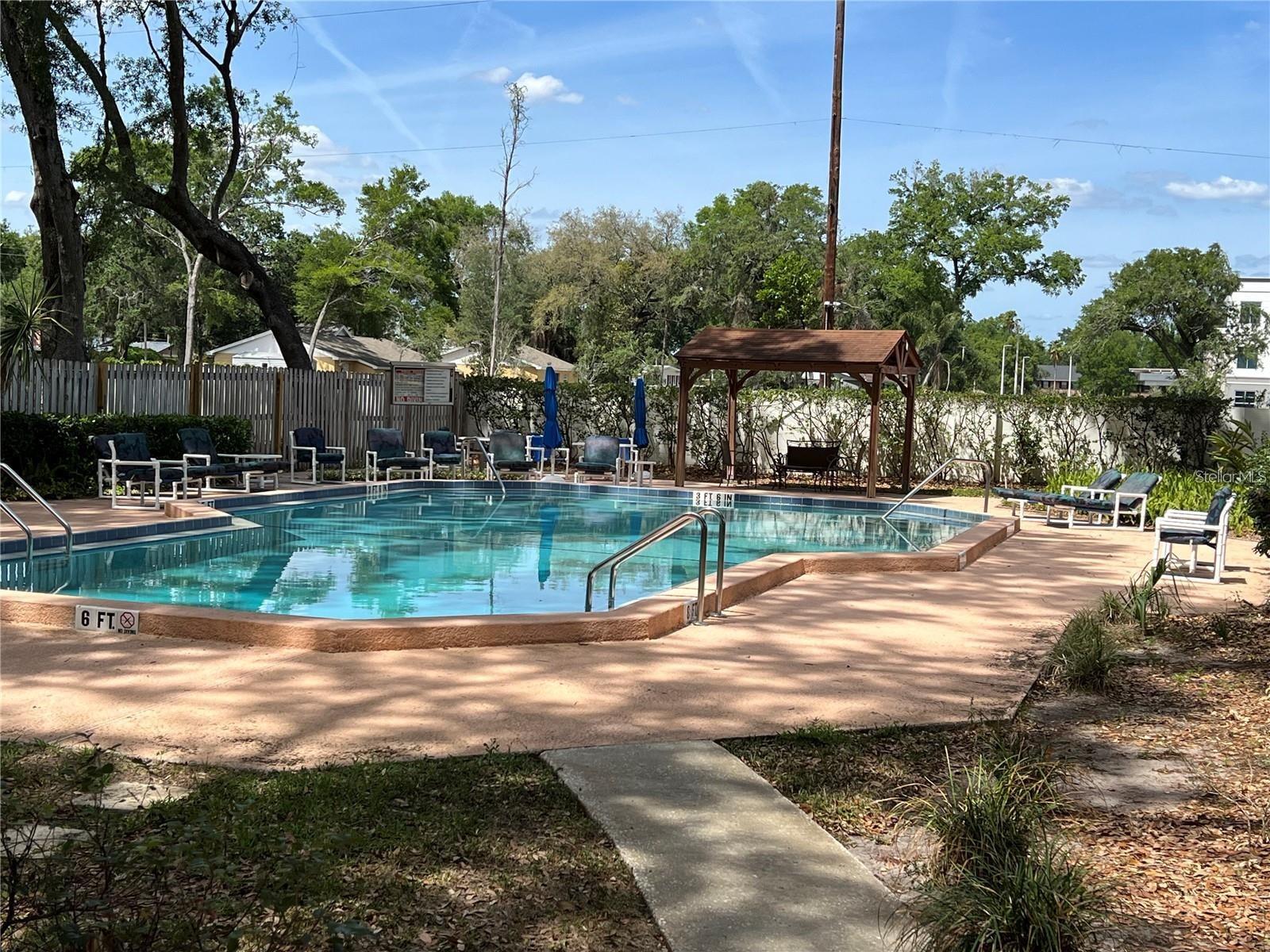 KINGSS COURT TWNHMS - Residential