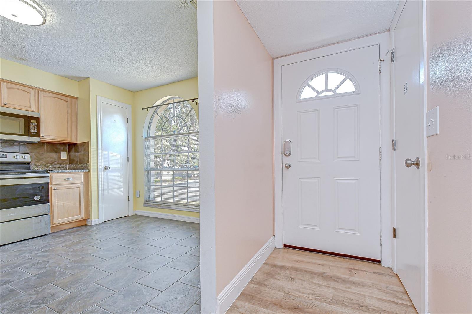 KINGSS COURT TWNHMS - Residential