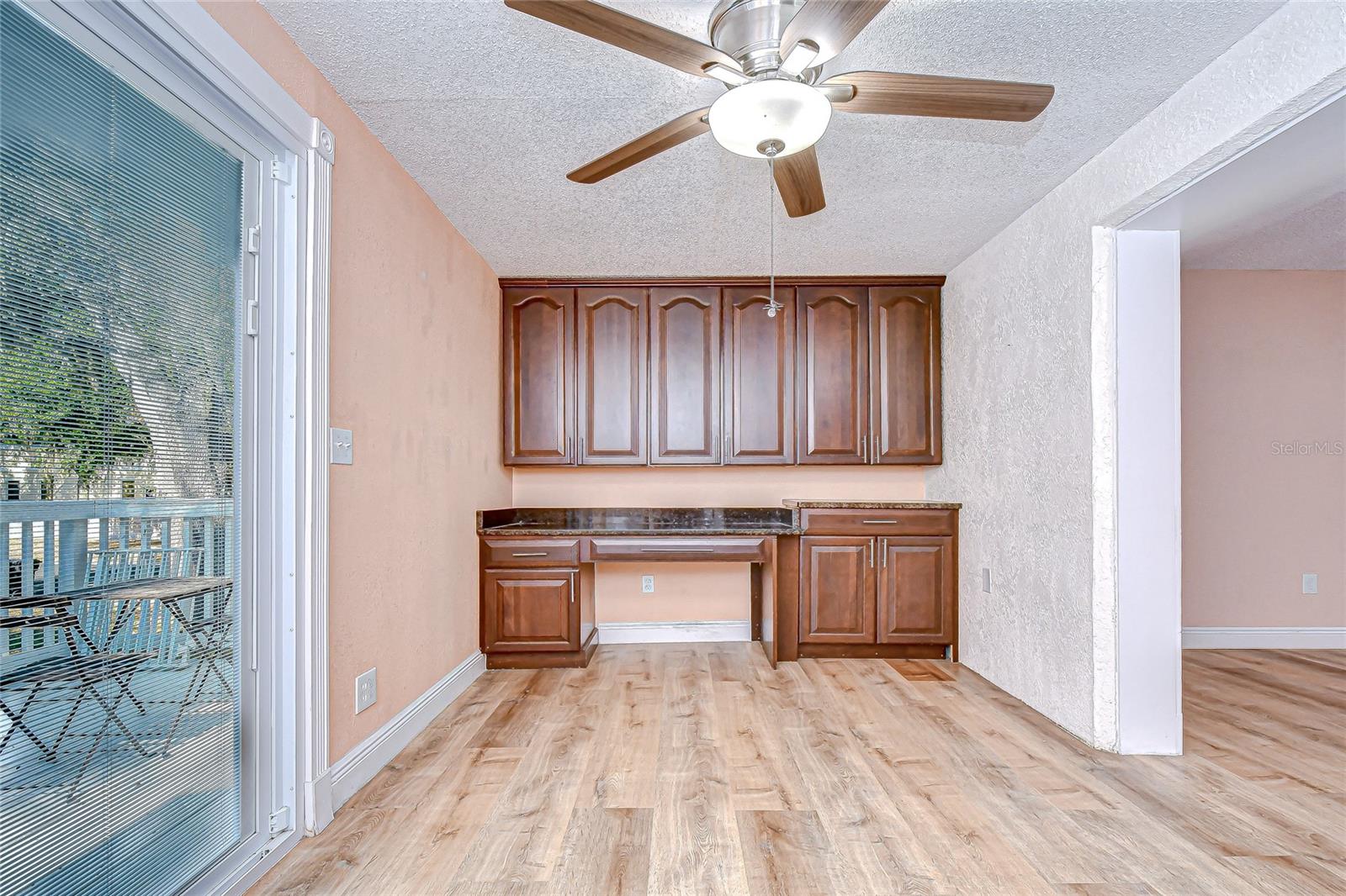 KINGSS COURT TWNHMS - Residential