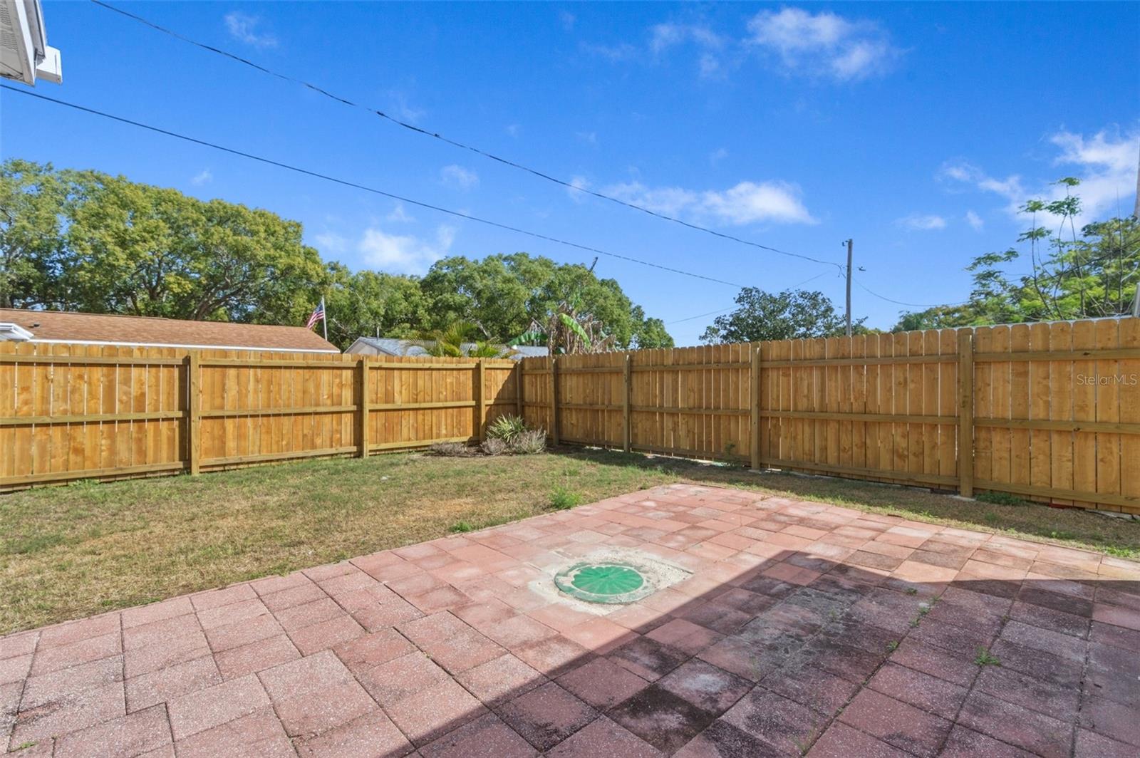 COLONIAL HILLS - Residential