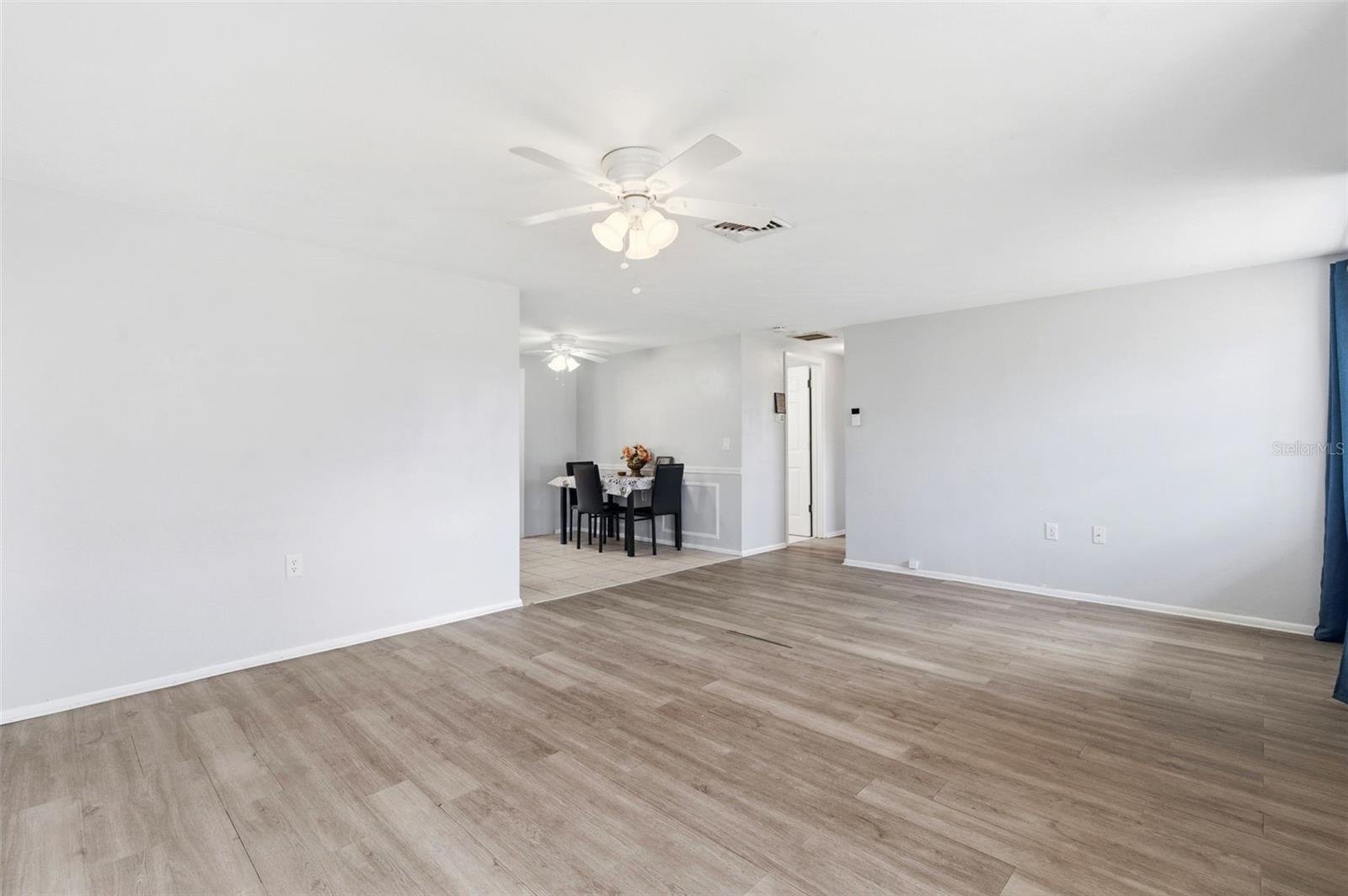 COLONIAL HILLS - Residential