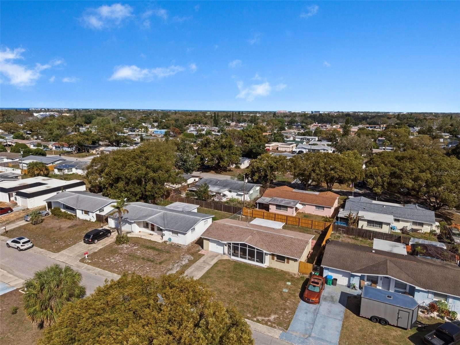 COLONIAL HILLS - Residential