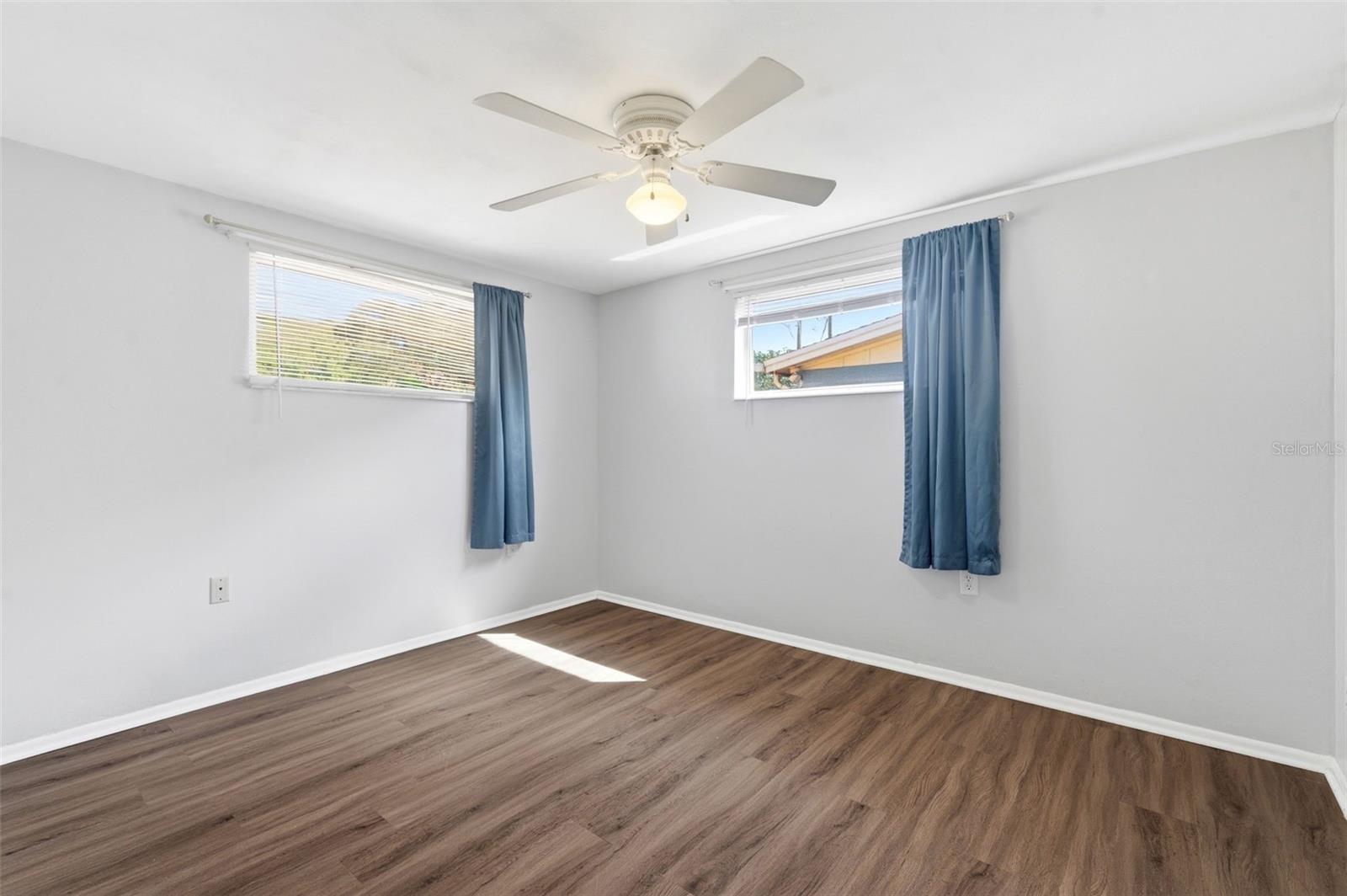 COLONIAL HILLS - Residential