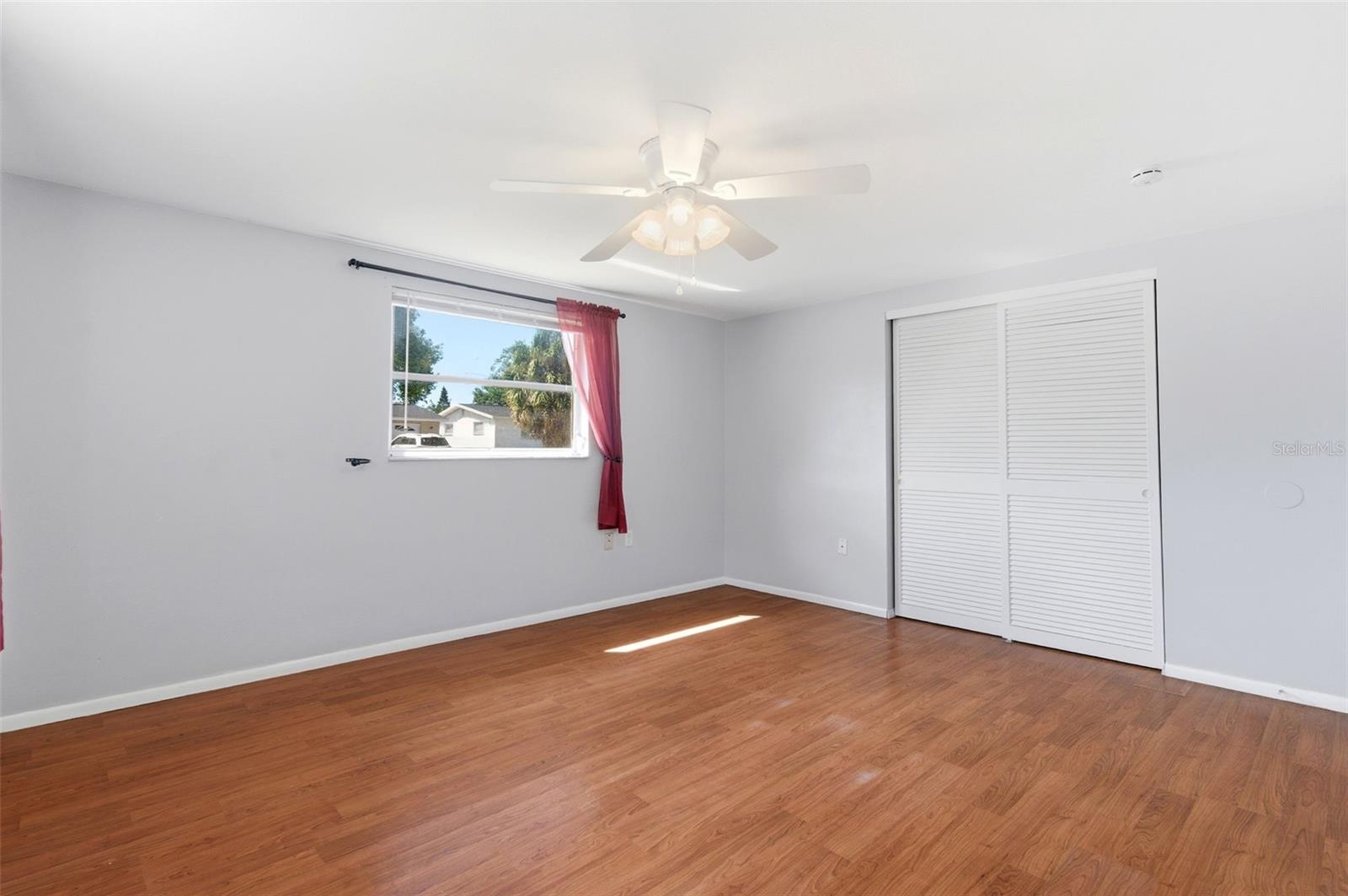 COLONIAL HILLS - Residential