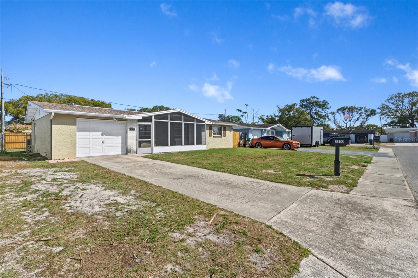 COLONIAL HILLS - Residential