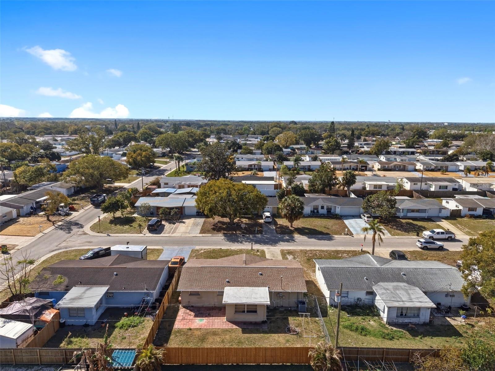 COLONIAL HILLS - Residential