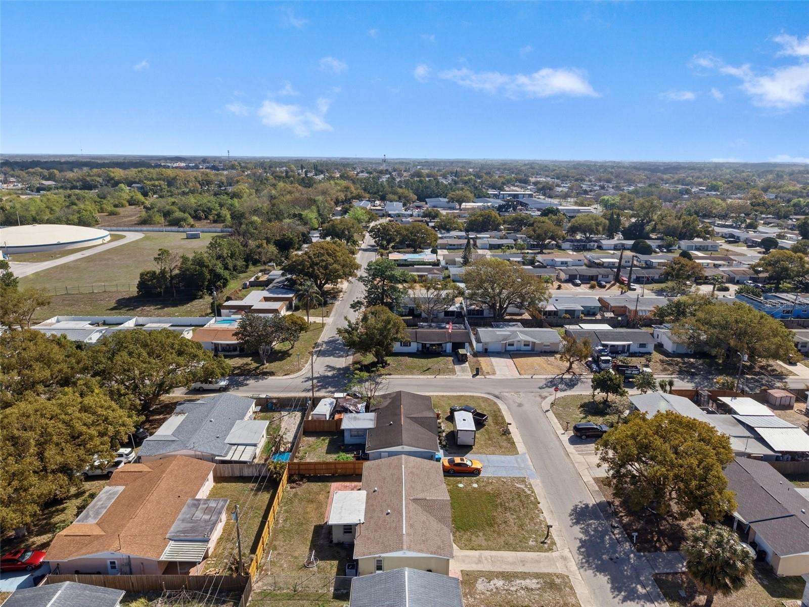 COLONIAL HILLS - Residential