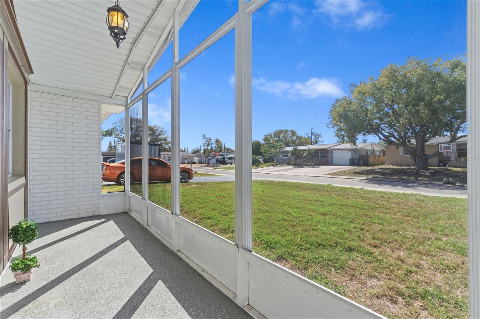 COLONIAL HILLS - Residential