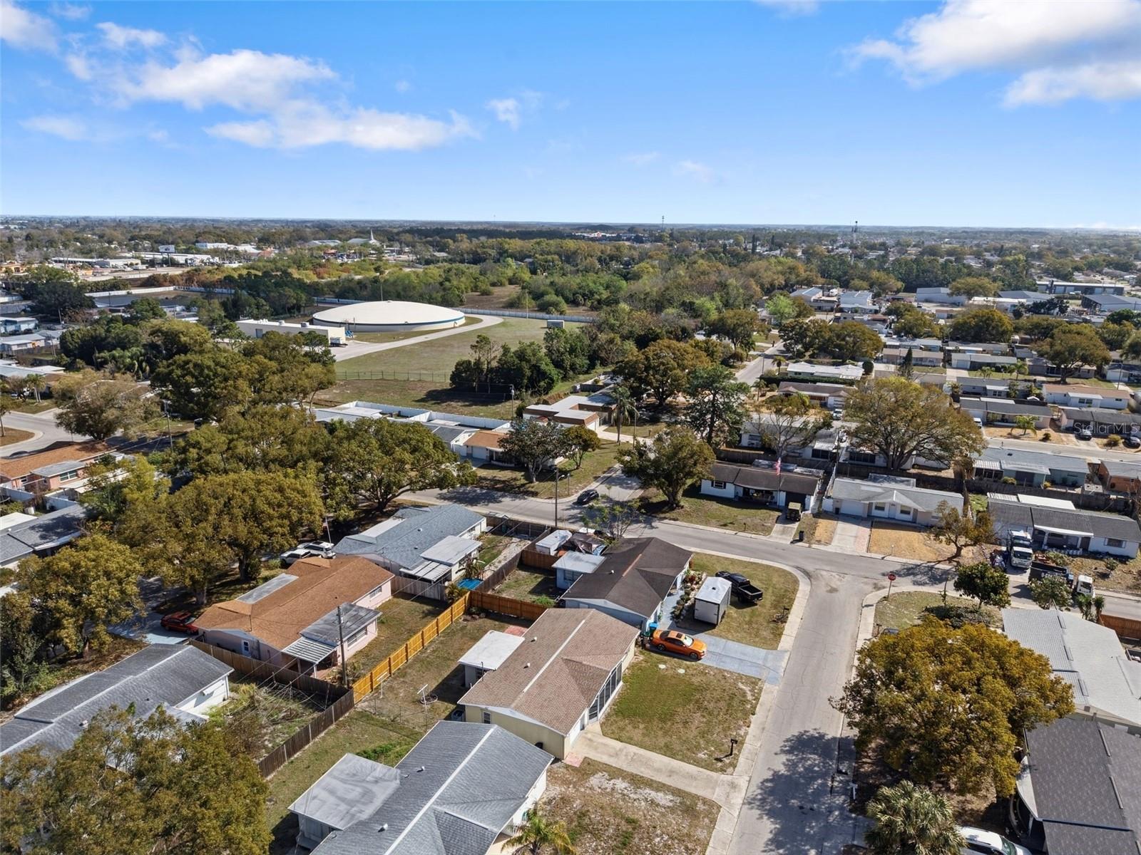 COLONIAL HILLS - Residential