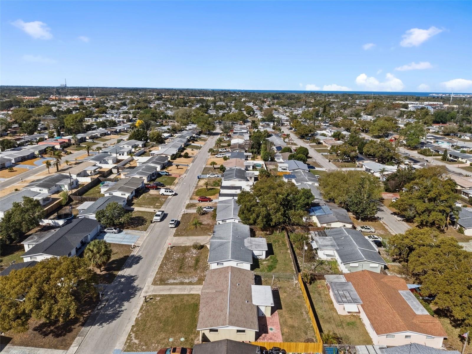 COLONIAL HILLS - Residential