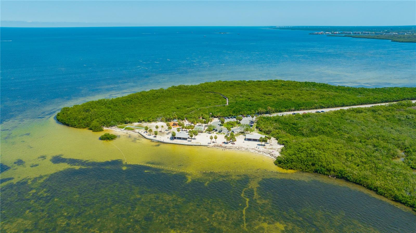 COLONIAL HILLS - Residential