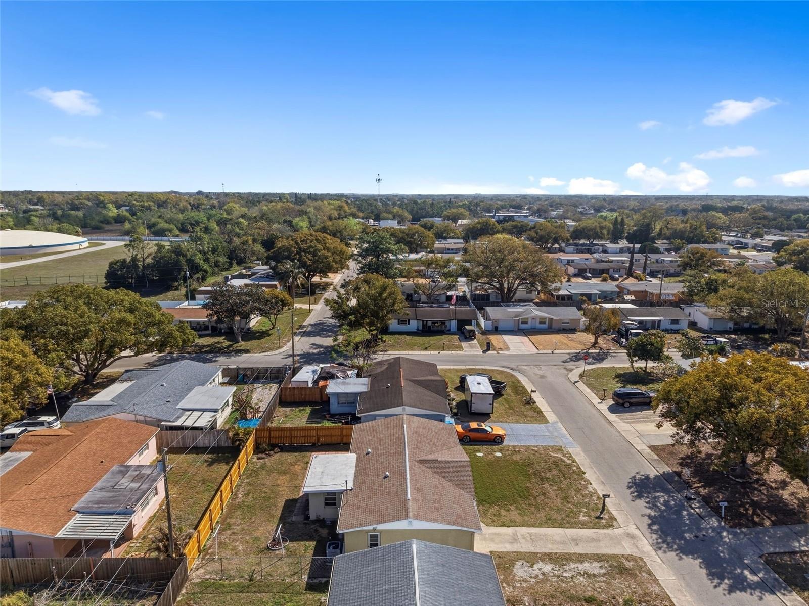 COLONIAL HILLS - Residential