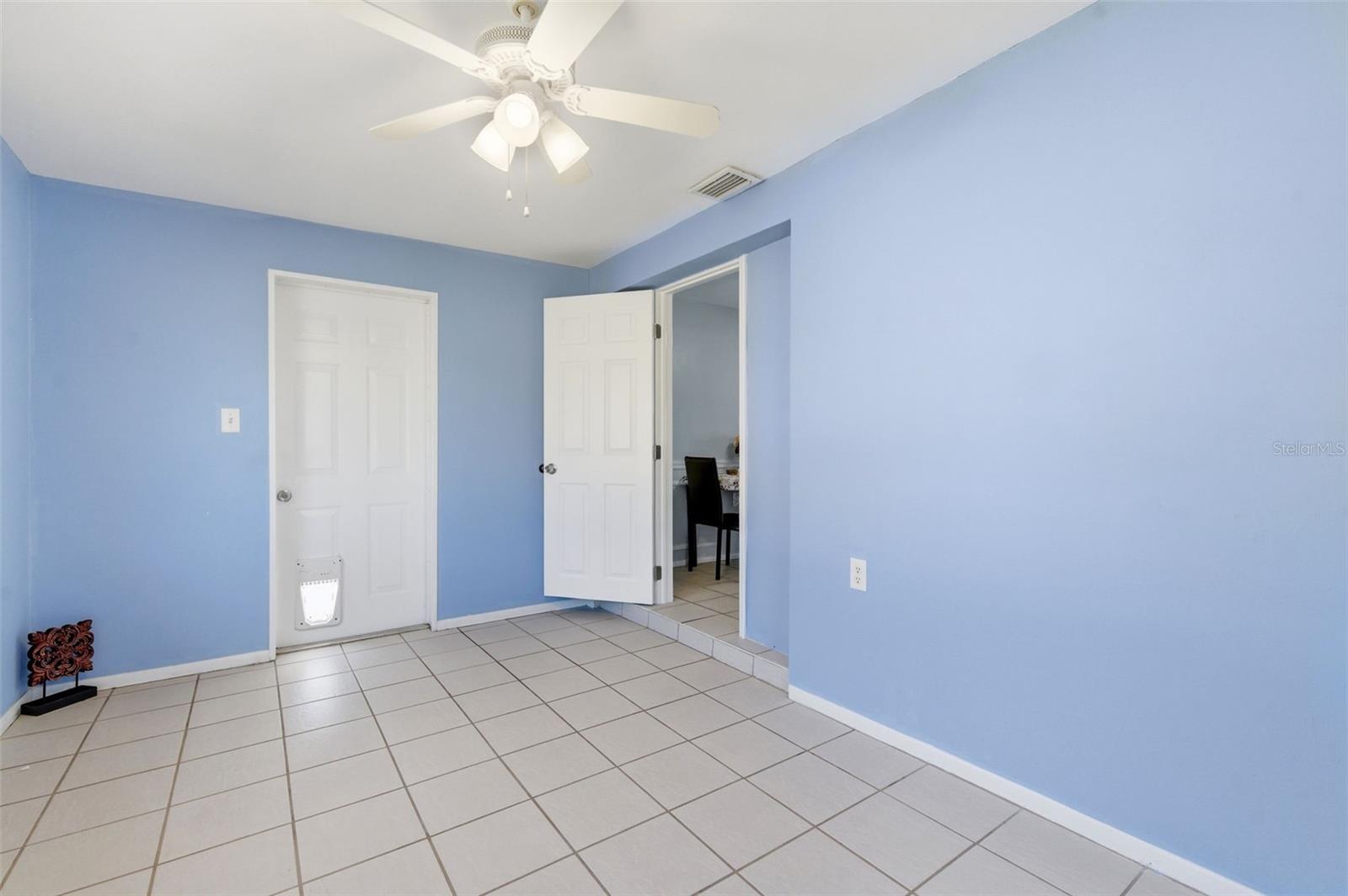 COLONIAL HILLS - Residential