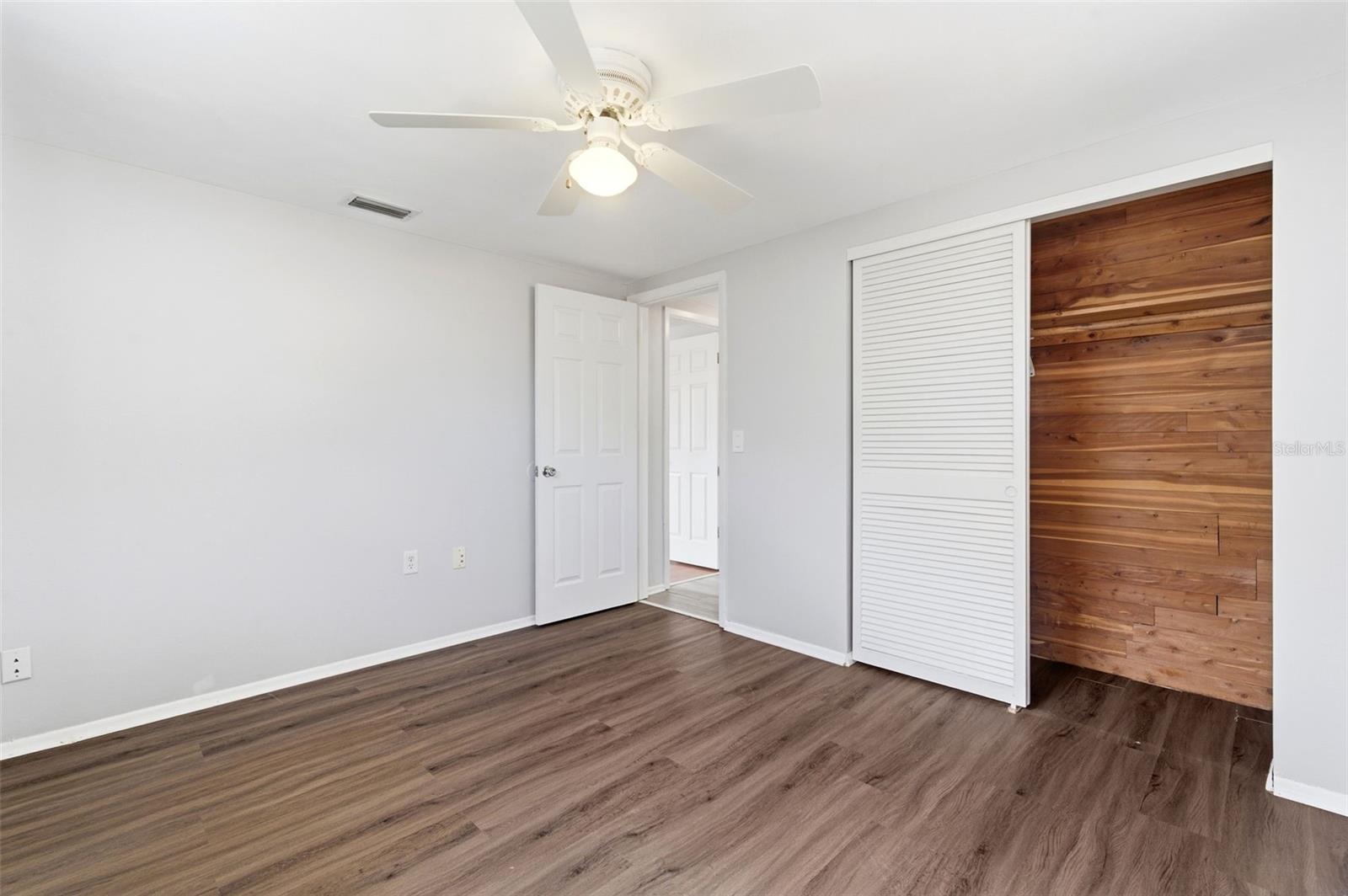 COLONIAL HILLS - Residential