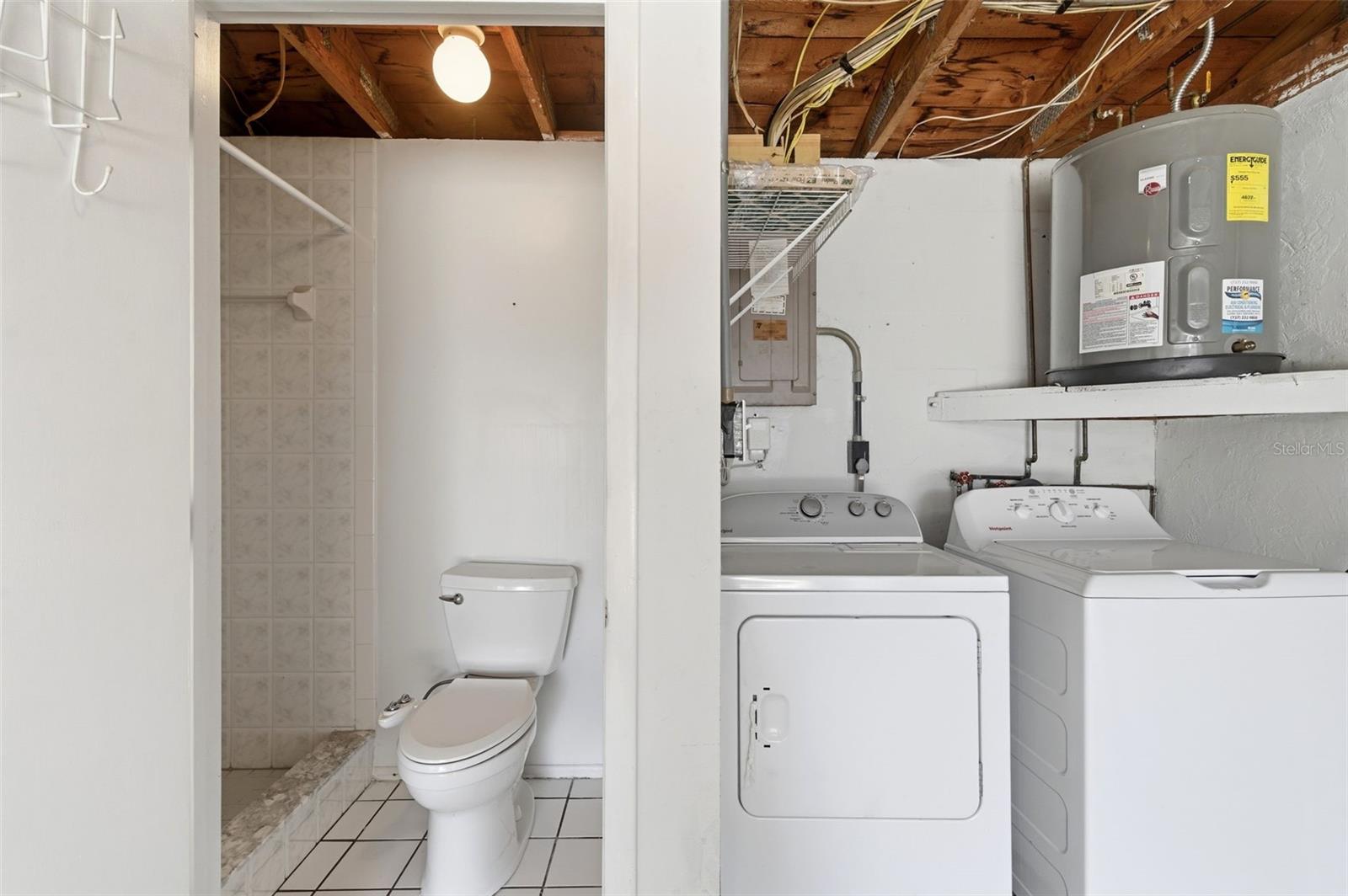 COLONIAL HILLS - Residential