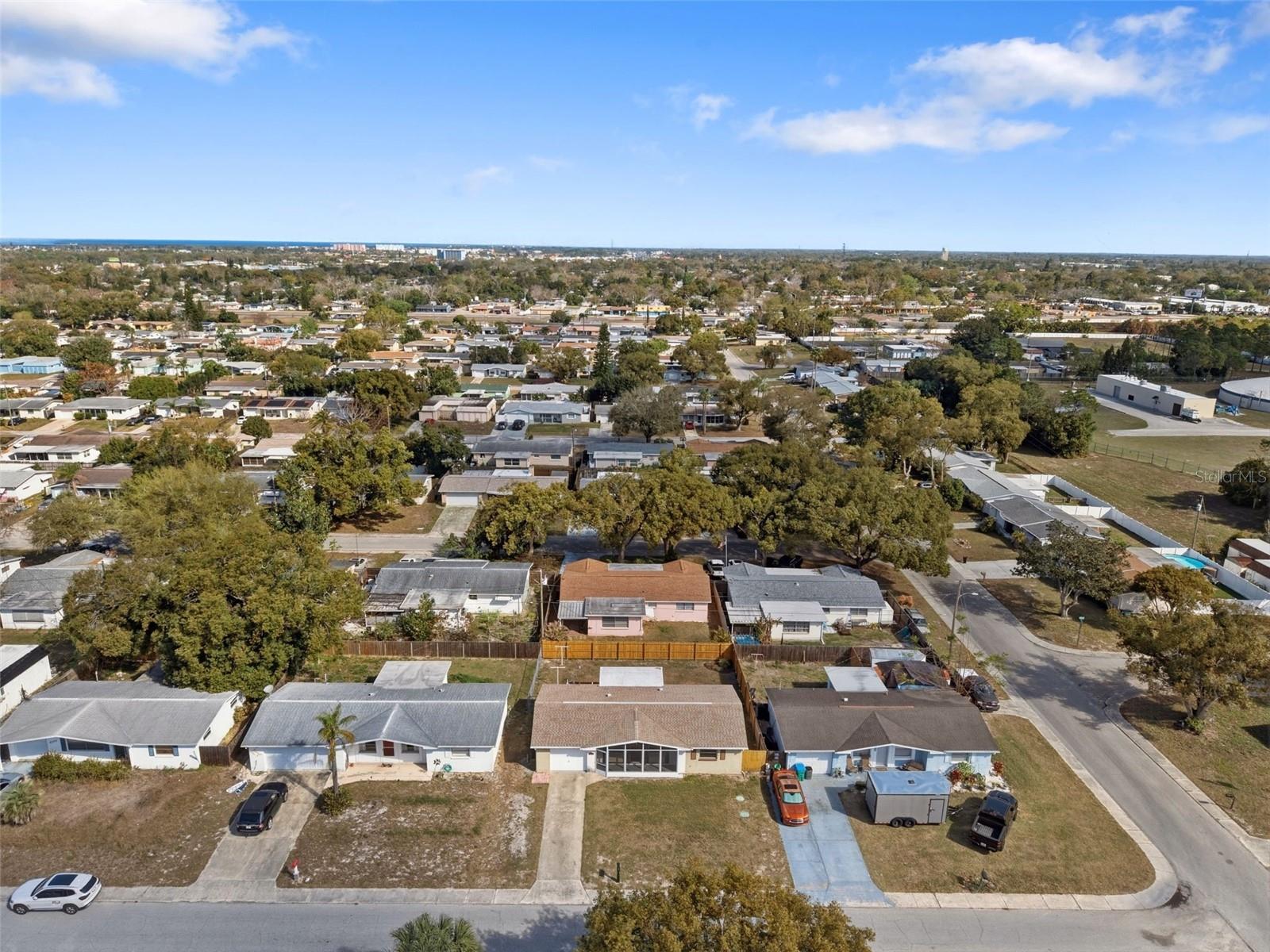 COLONIAL HILLS - Residential