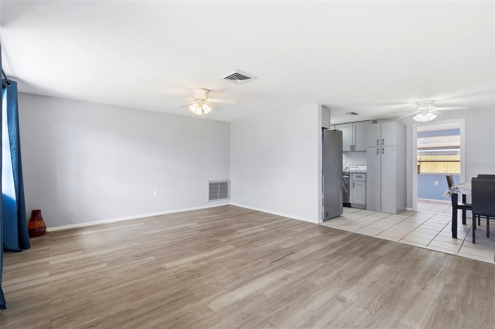 COLONIAL HILLS - Residential