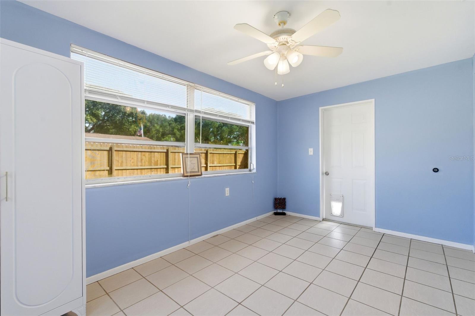 COLONIAL HILLS - Residential