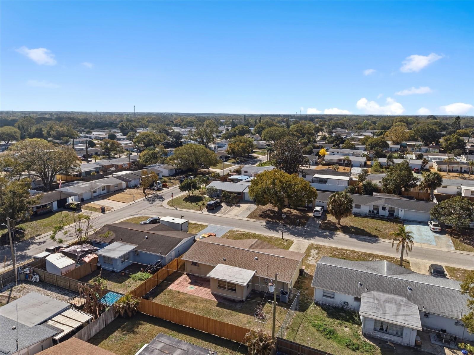 COLONIAL HILLS - Residential