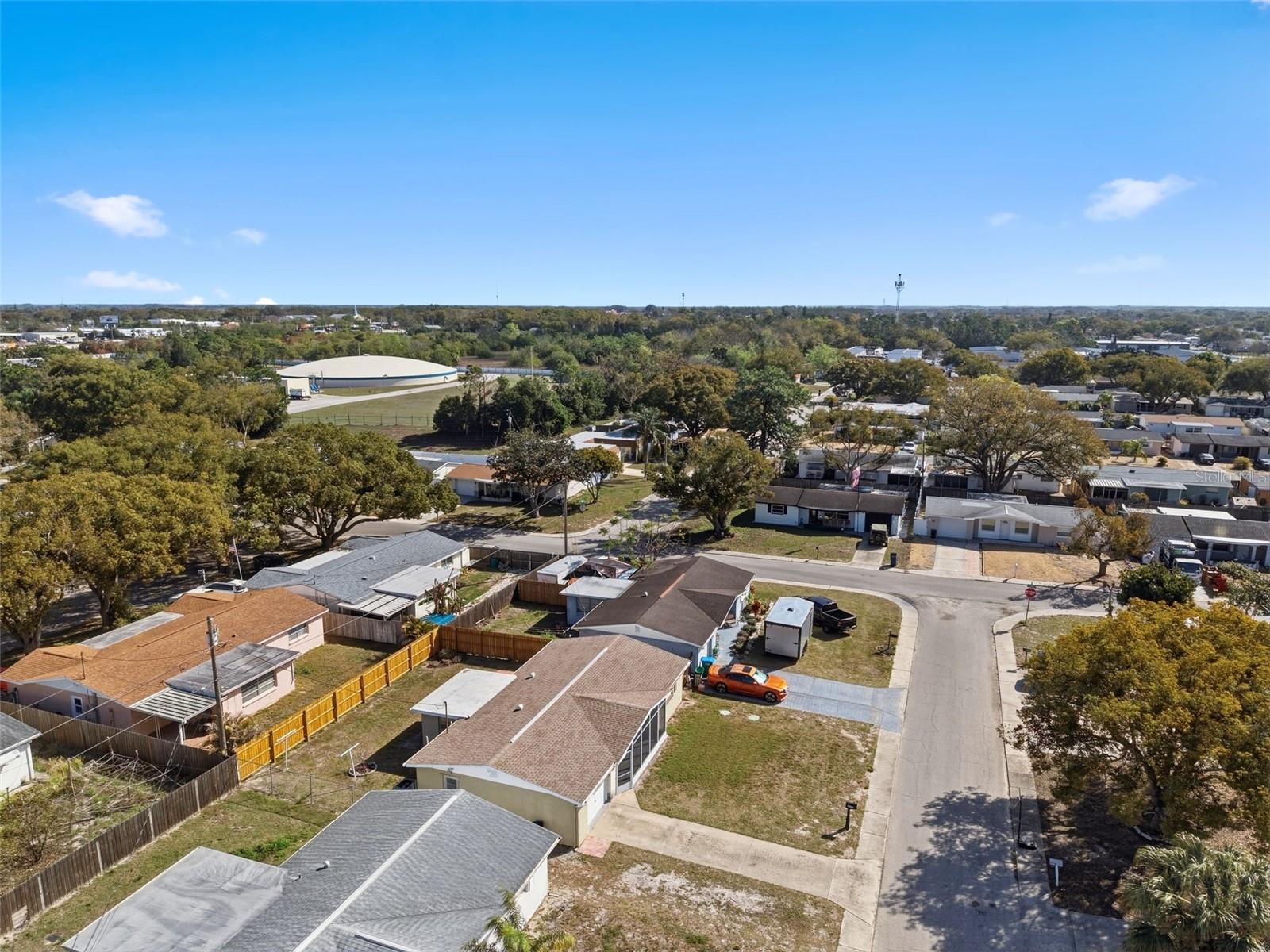 COLONIAL HILLS - Residential