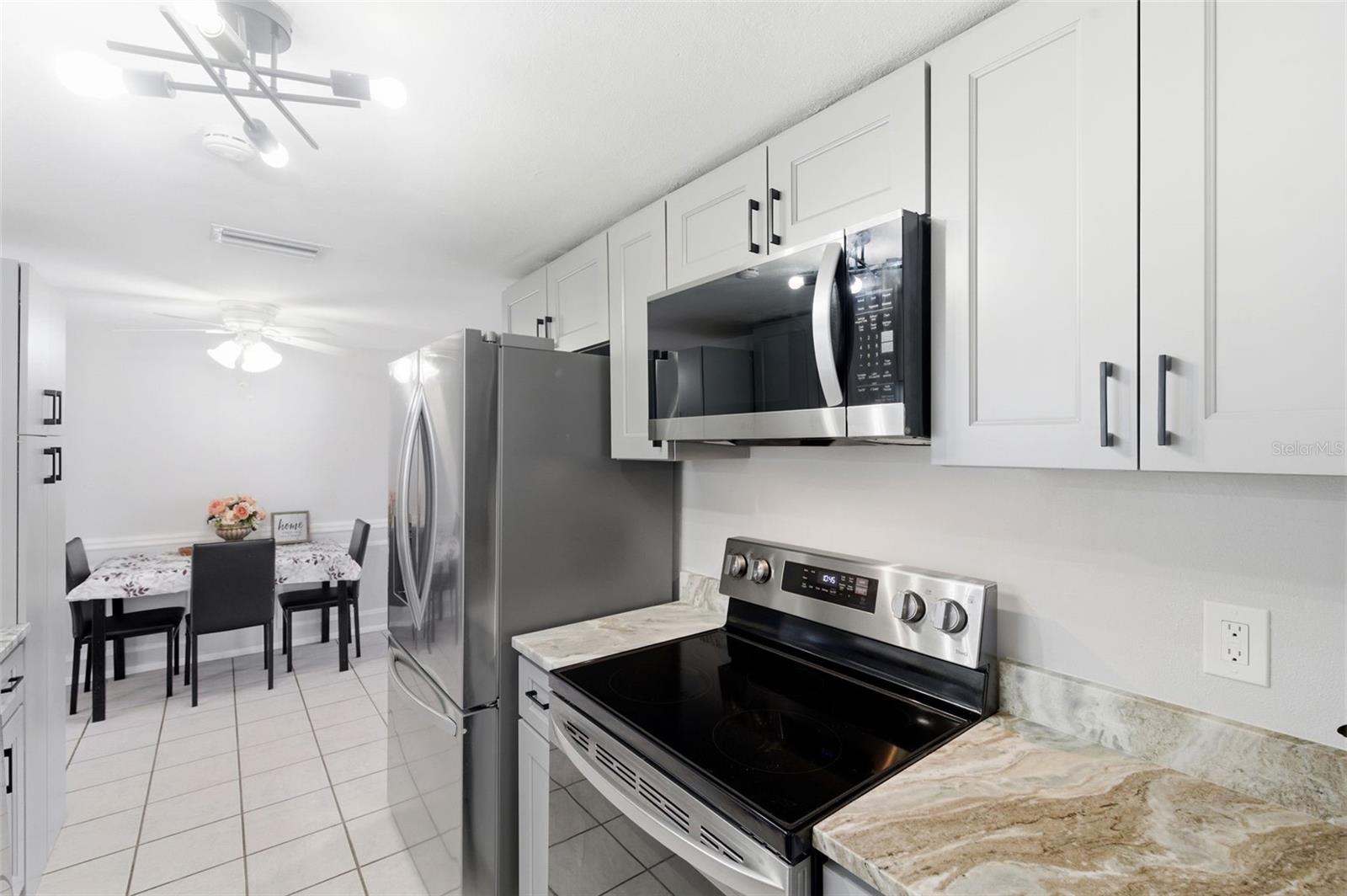 COLONIAL HILLS - Residential