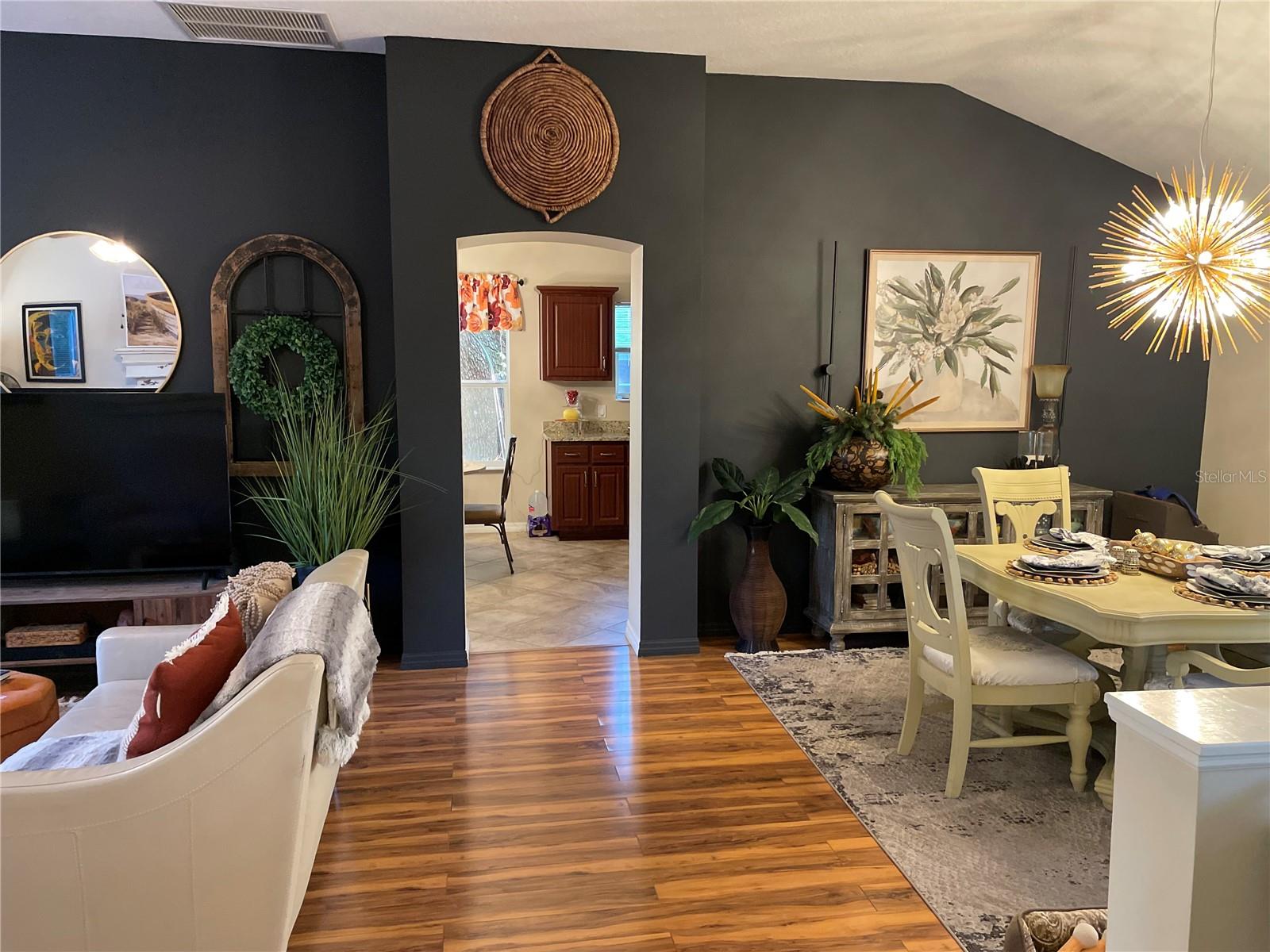 LADY LAKE ORANGE BLOSSOM GARDENS UNIT 18 - Residential