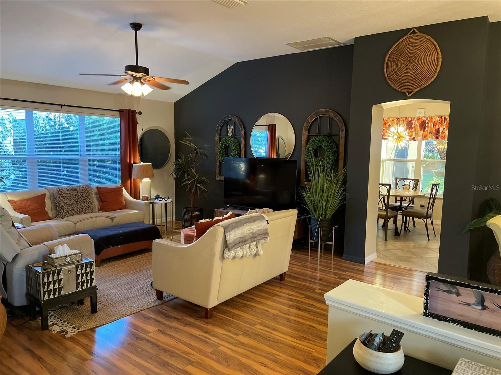 LADY LAKE ORANGE BLOSSOM GARDENS UNIT 18 - Residential