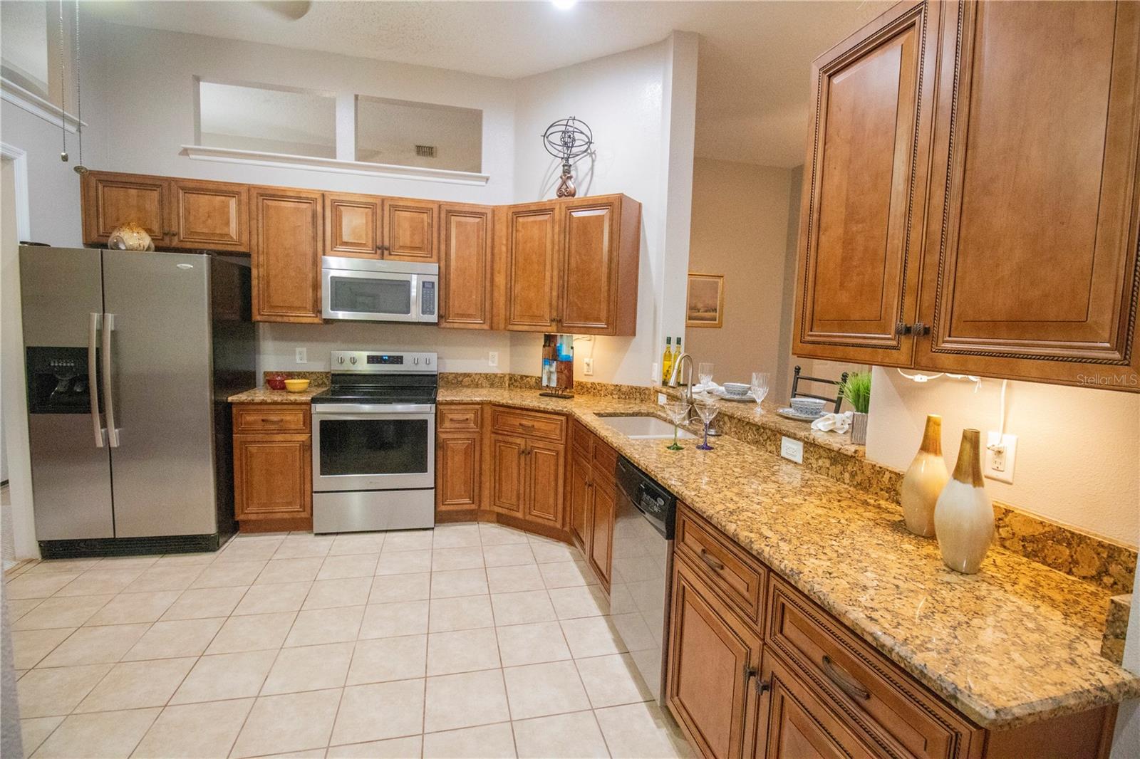 878 LAKE JACKSON CIRCLE