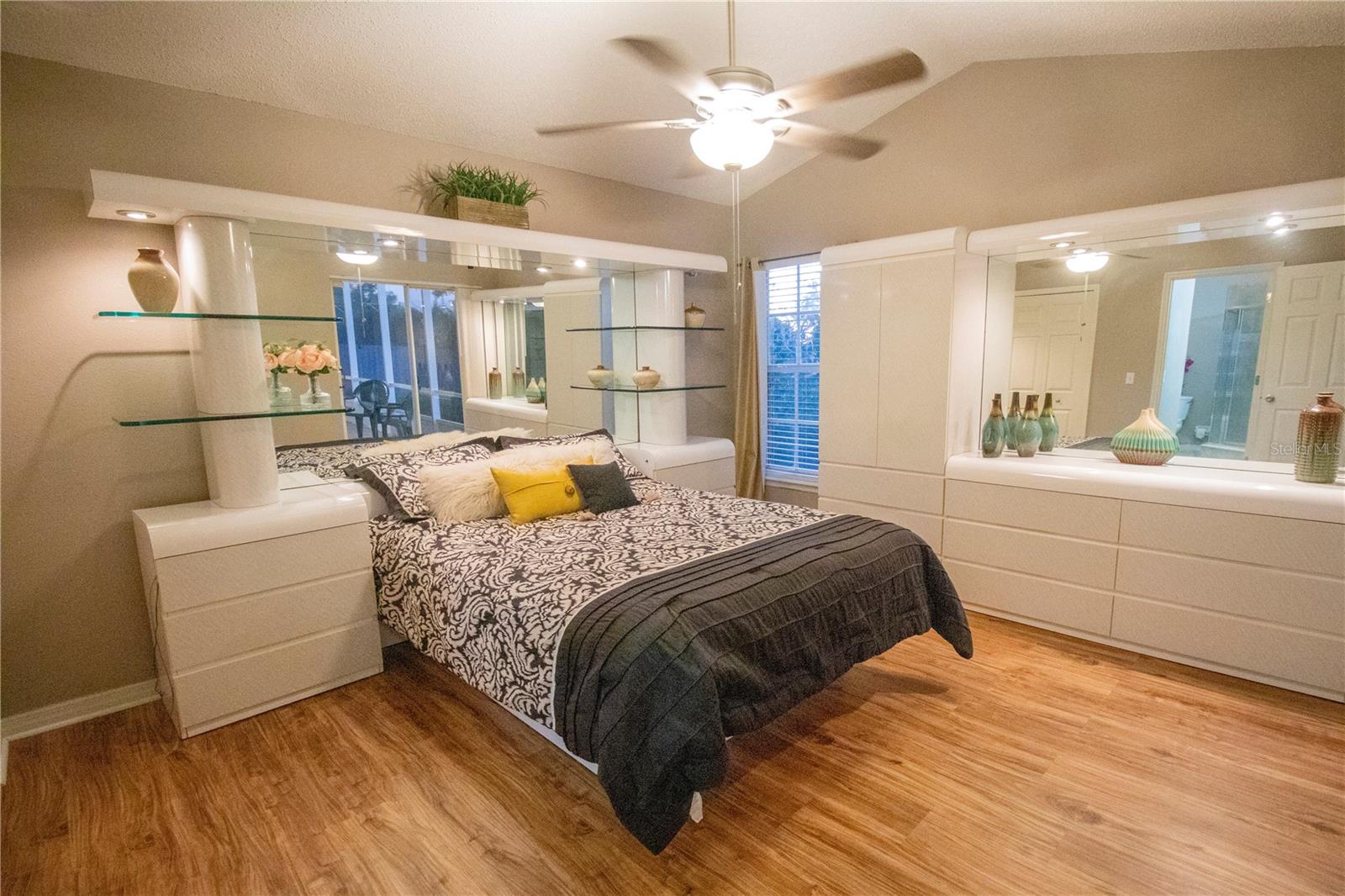 878 LAKE JACKSON CIRCLE