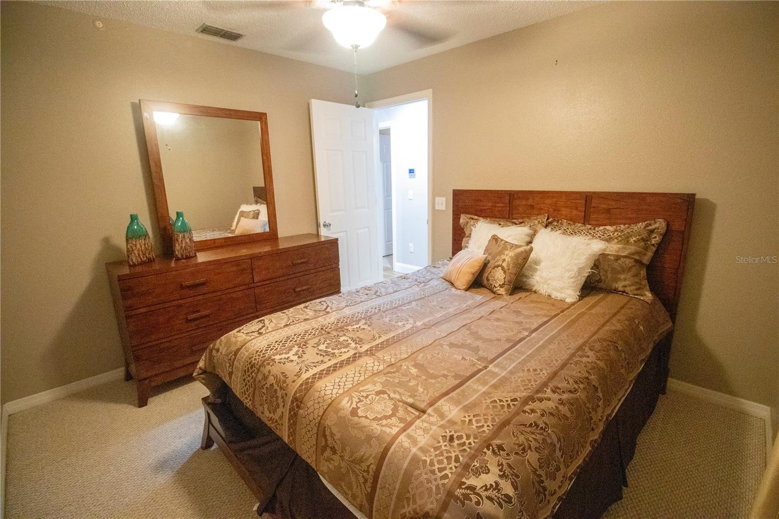 878 LAKE JACKSON CIRCLE