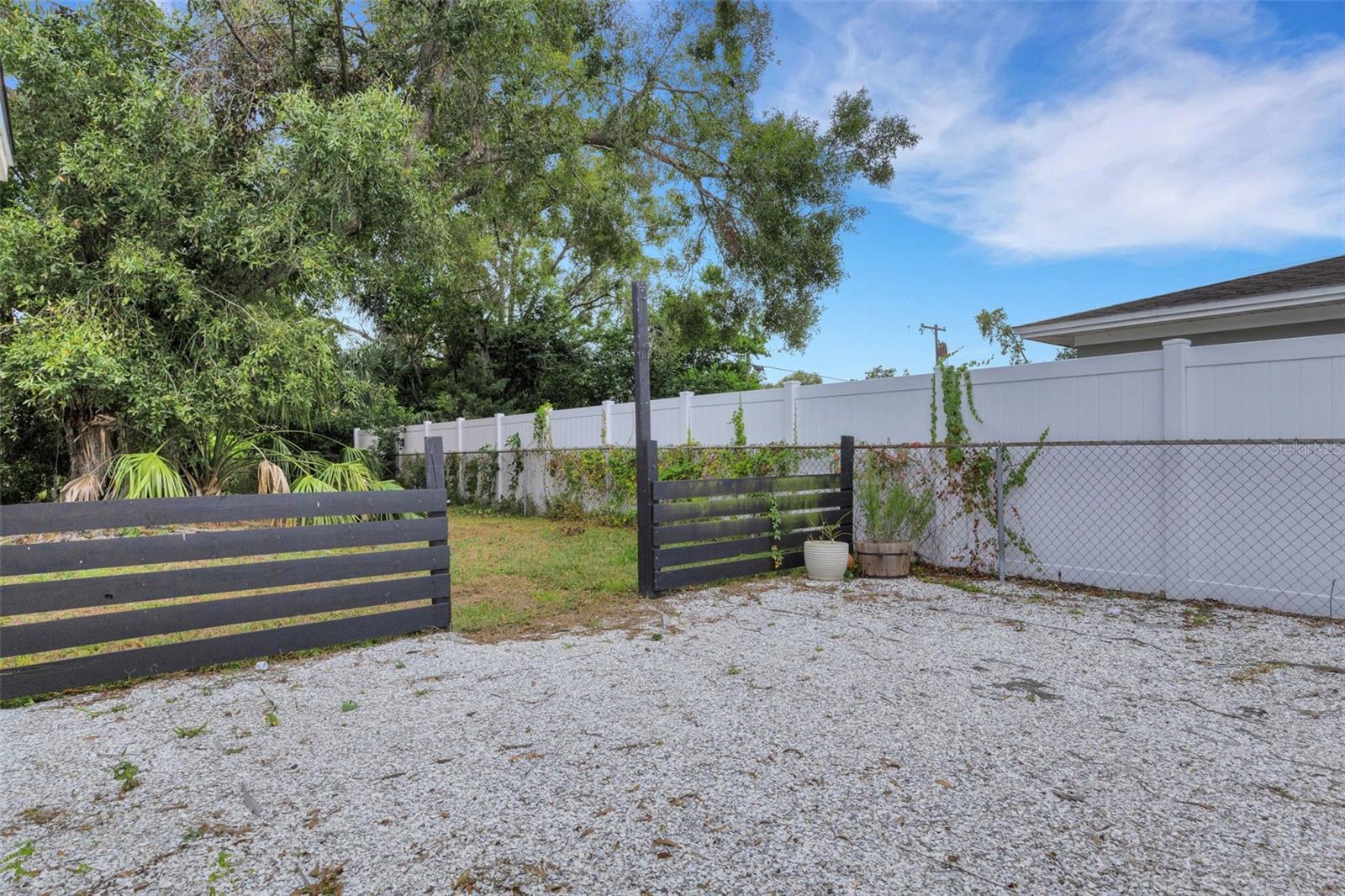 RIVERSIDE NORTH - Residential