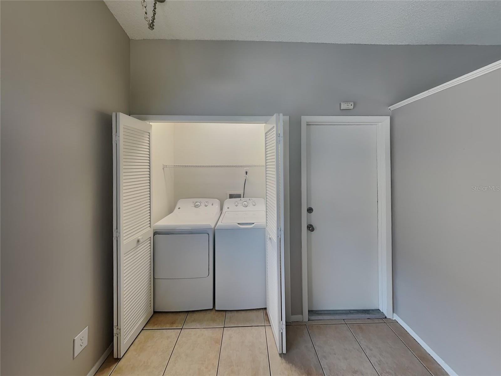 GREENWOOD LAKES UNIT D-3B 1ST ADD - Residential Lease