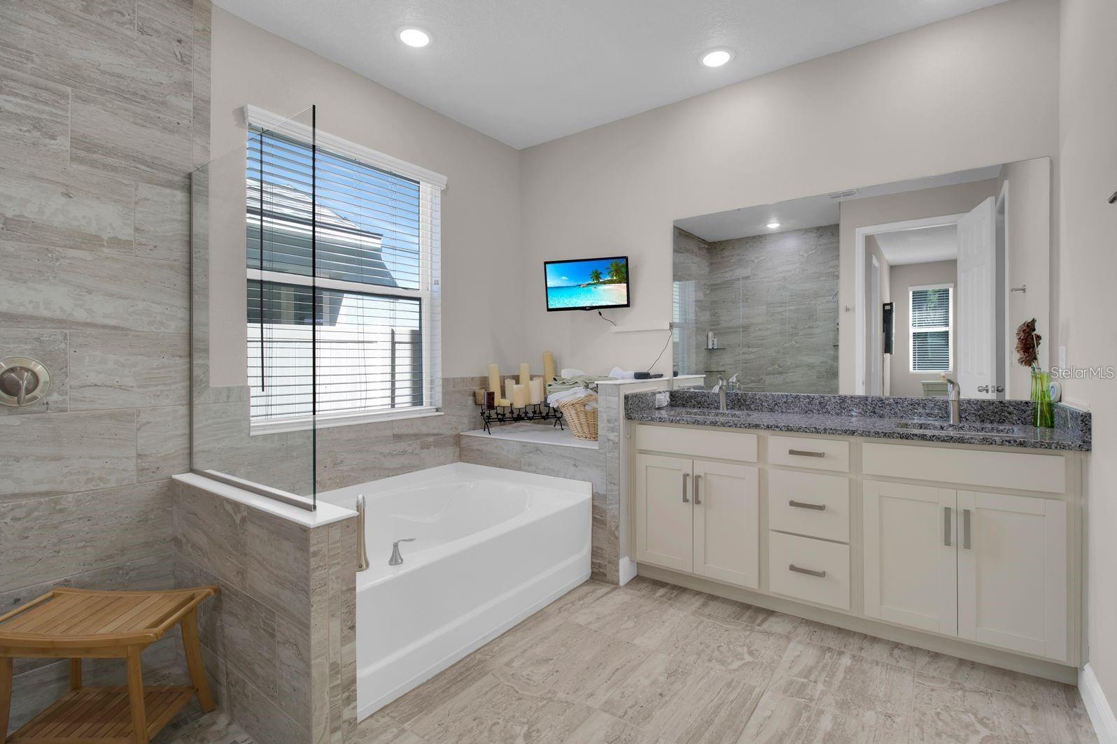 TAPESTRY PH 5 - Residential