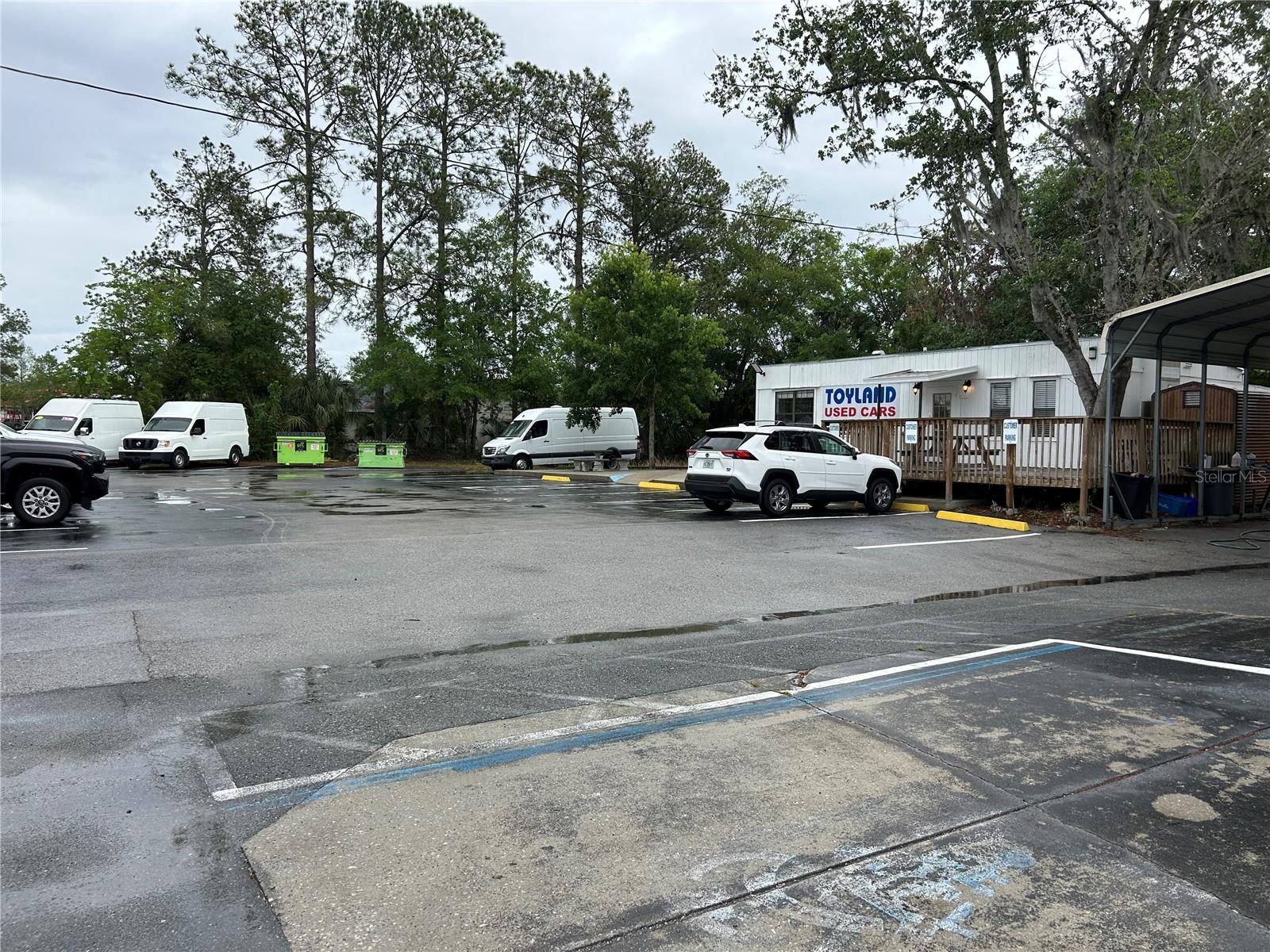 INDUSTRIAL PARK - Commercial Lease