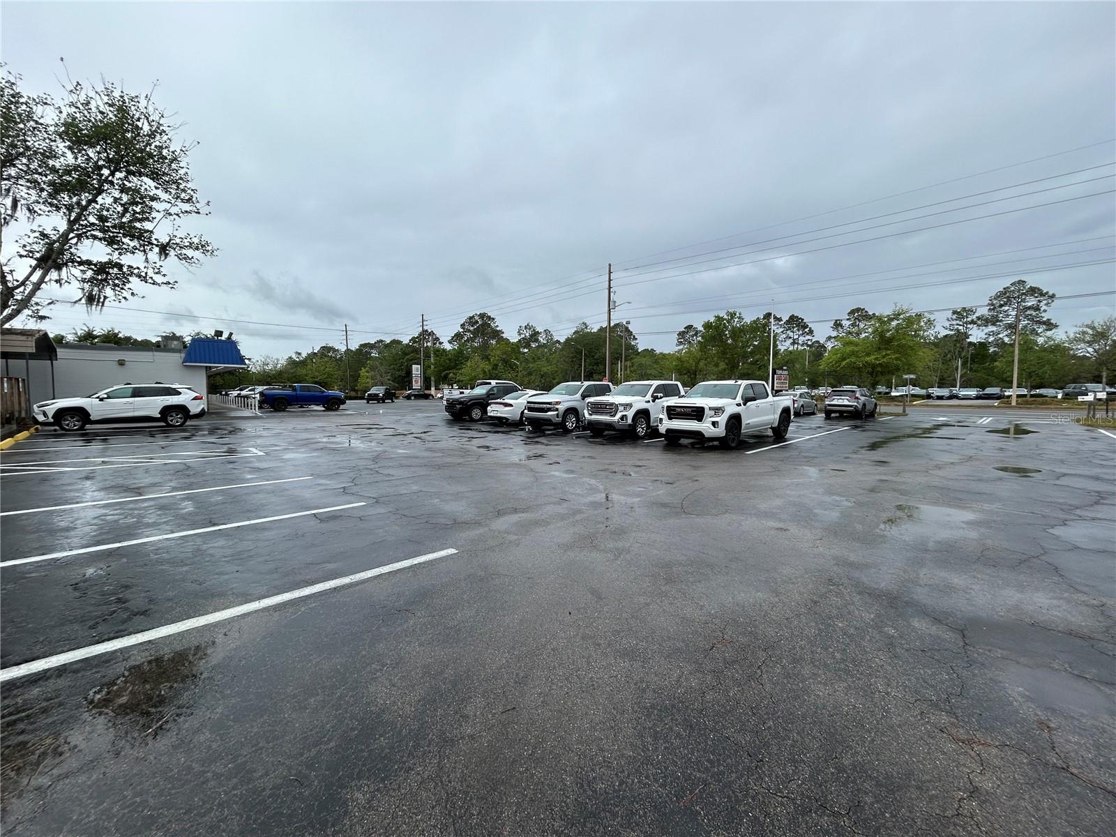 INDUSTRIAL PARK - Commercial Lease