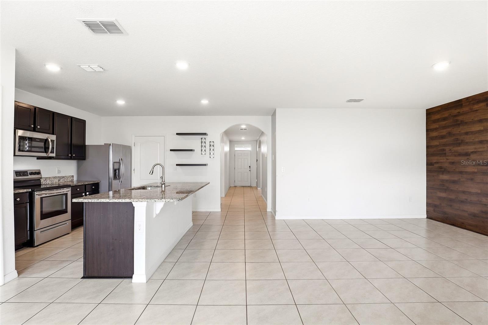 ESTATES OF WESTERLY - Residential Lease