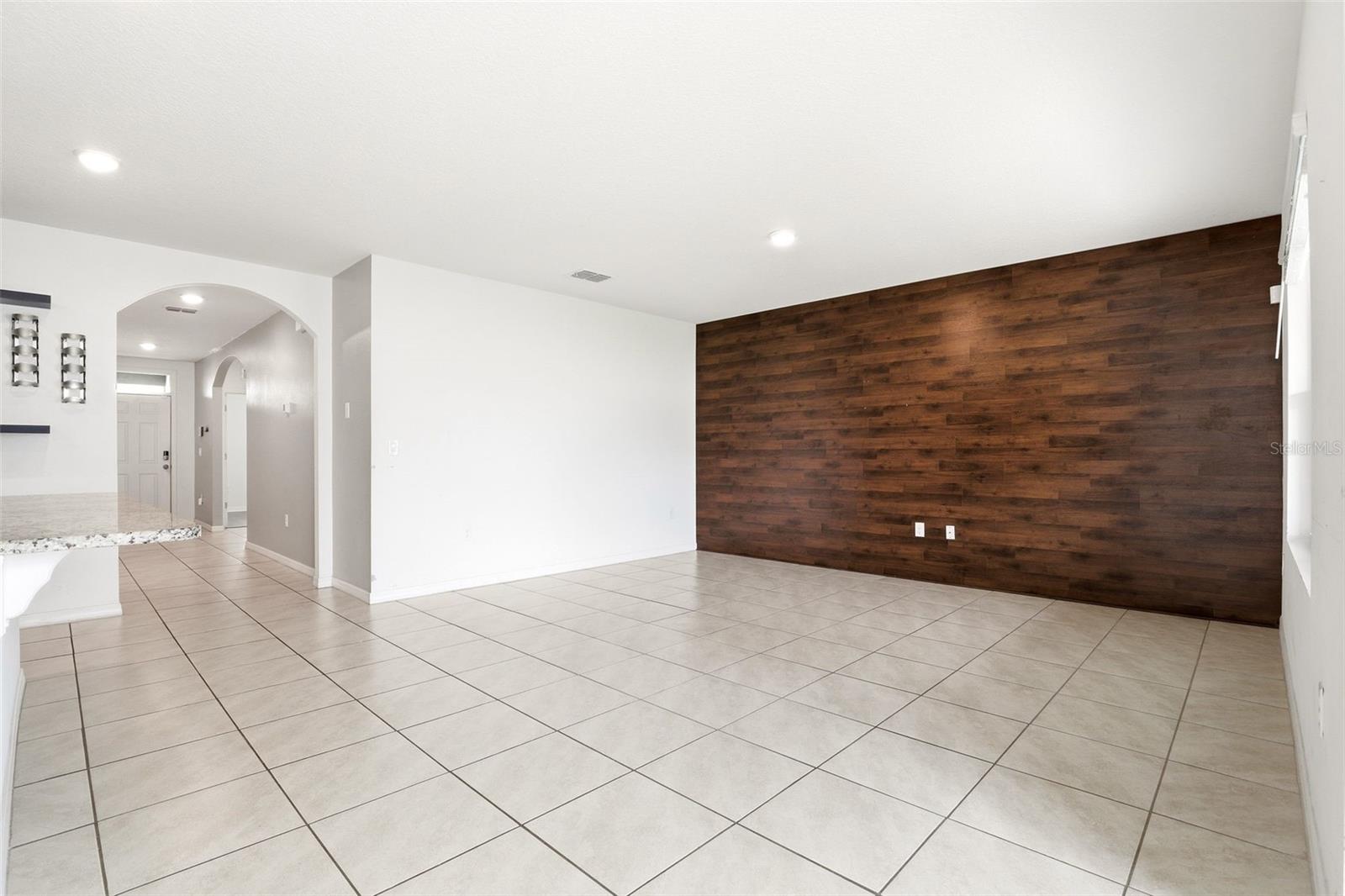 ESTATES OF WESTERLY - Residential Lease