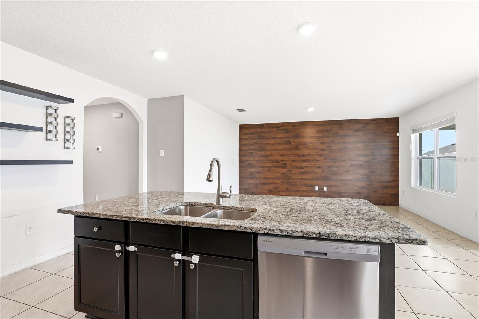 ESTATES OF WESTERLY - Residential Lease