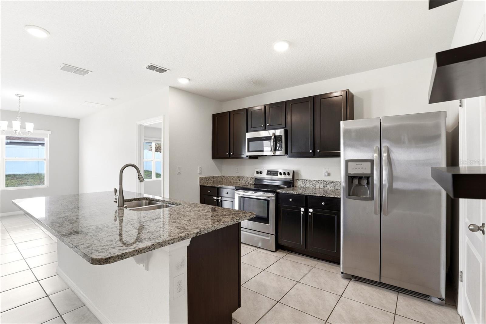 ESTATES OF WESTERLY - Residential Lease