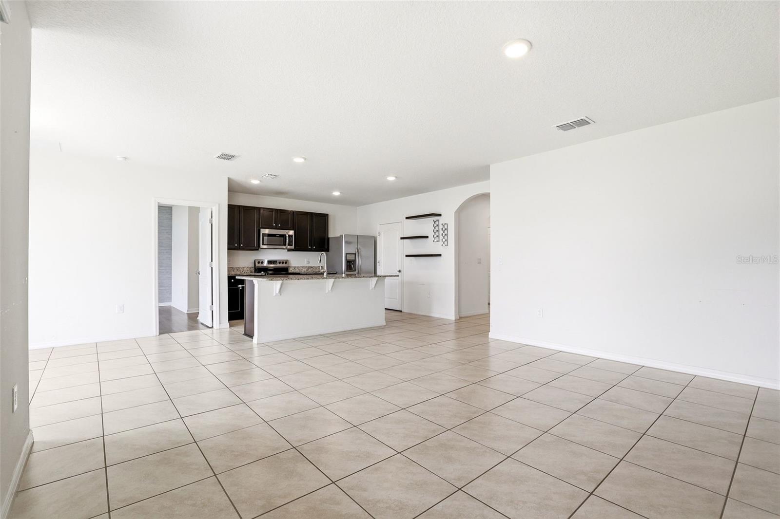 ESTATES OF WESTERLY - Residential Lease