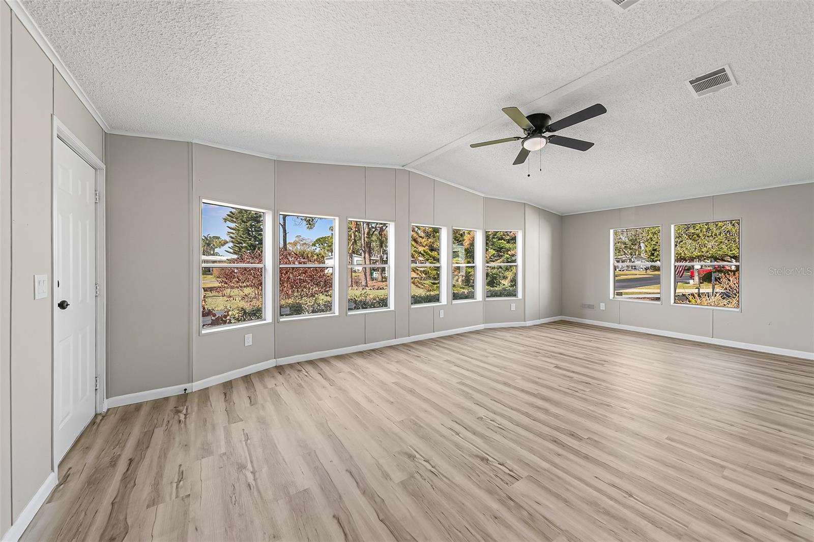 LOST LAKES PH ONE - Residential